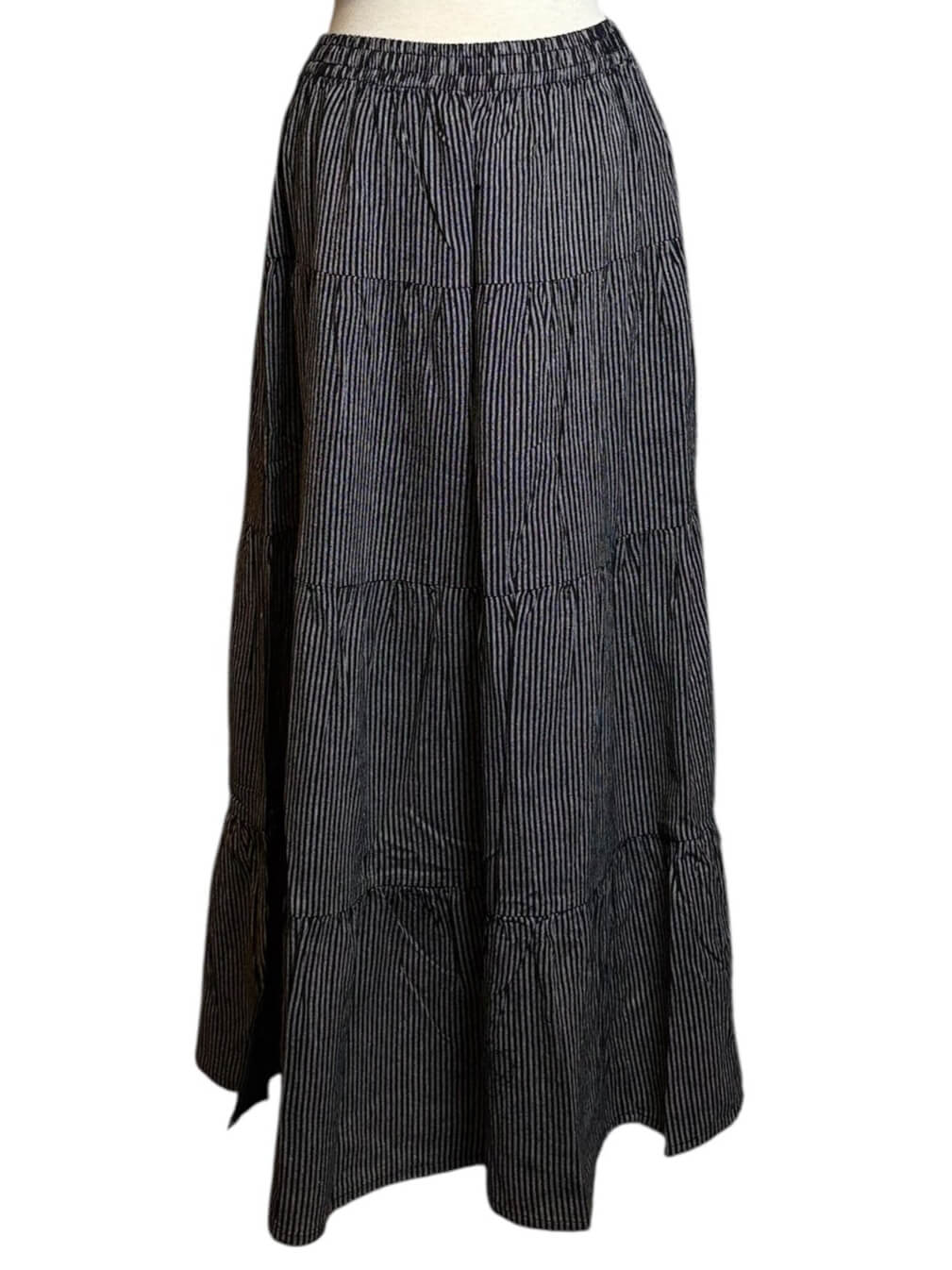 shedol bhojo skirt charcoal stripe