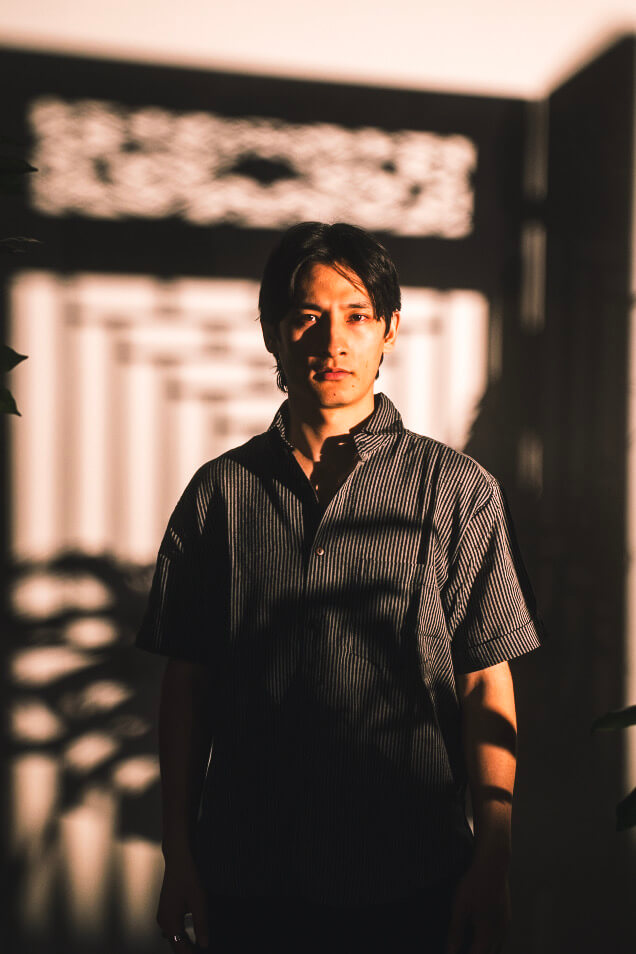 shedol model wearing baato shirt
