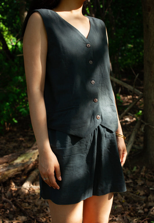 shedol model wearing tandi vest