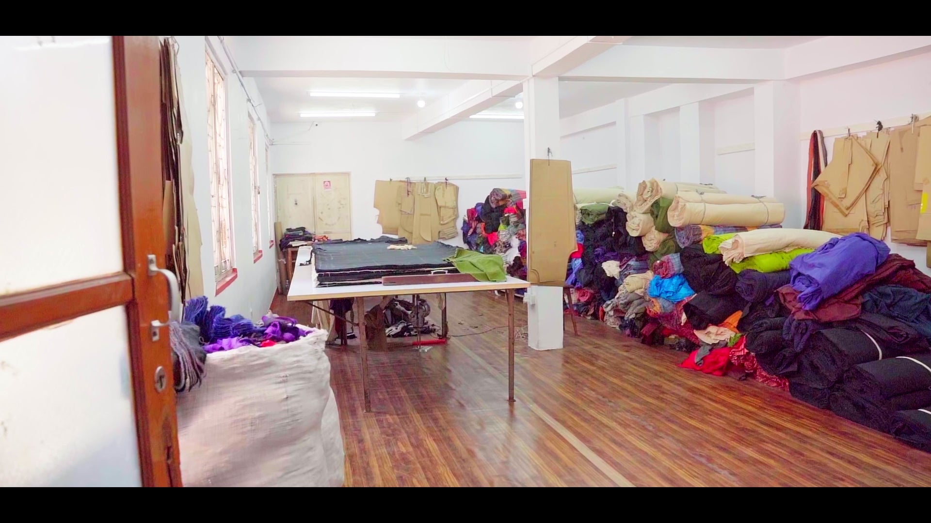 Load video: In the heart of the Himalayan mountains, skilled artisans in Nepal craft Shedol&#39;s premium cotton products using traditional methods passed down through generations. With steady hands, they weave and spin the soft, natural cotton fibers, transforming them into beautiful, high-quality fabrics. Every step of the process reflects the artisans&#39; deep connection to their craft and the land they call home. As the fabric takes shape, we see the pride and joy of the artisans who bring each piece to life. Shedol isn&#39;t just about creating exceptional products; it&#39;s about supporting these talented communities, empowering them with fair wages, and sharing the beauty of their craftsmanship with the world.
